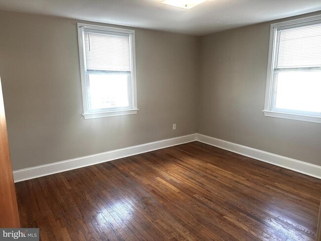 Photo - 659 N Main St