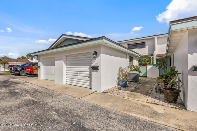 Photo - 194 Queens Ct