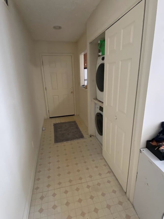 Photo - Spacious 2 Bedroom Condo Near Downtown Ath...