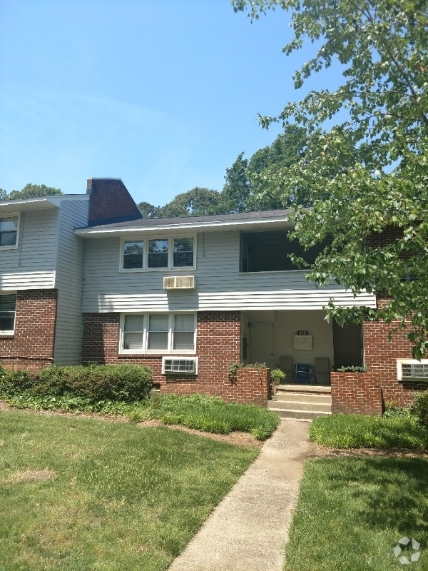 Building Photo - 835 Daniels St Rental
