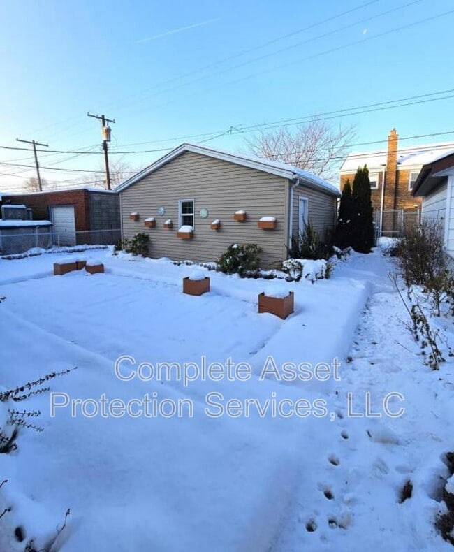 Photo - 1726 Davis Ave