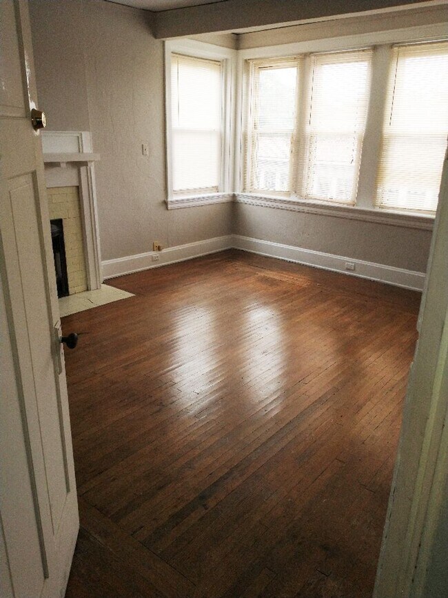 Photo - 343-345 Ludlow Avenue Unit 343-06