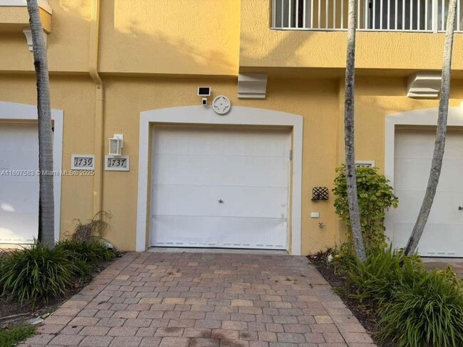 Photo - 1737 Carvelle Dr