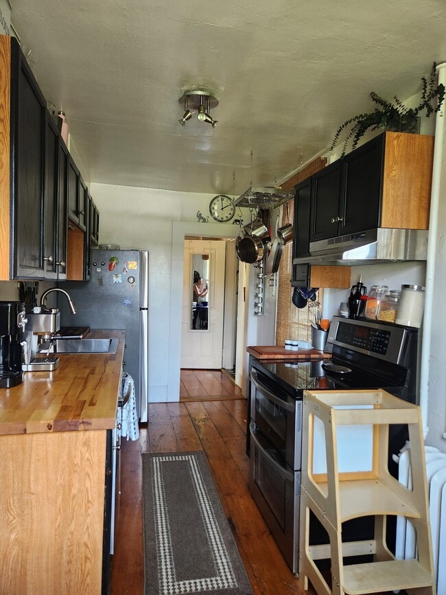 Photo - 25 Rombout Ave