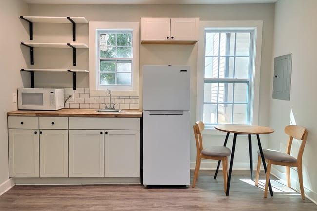 Photo - 1033 W Broad St Unit B