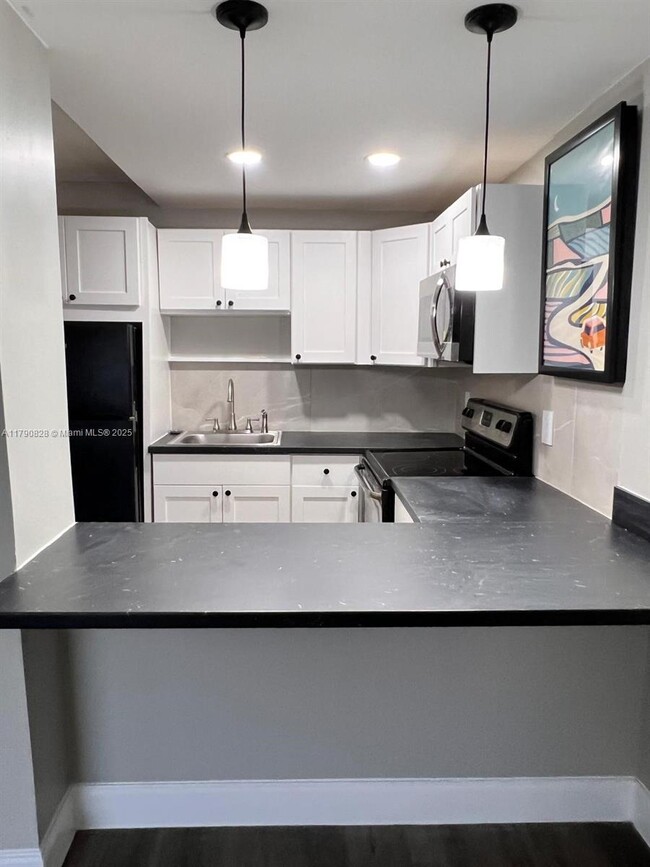 Photo - 301 NW 177th St Unidad 106 Rental