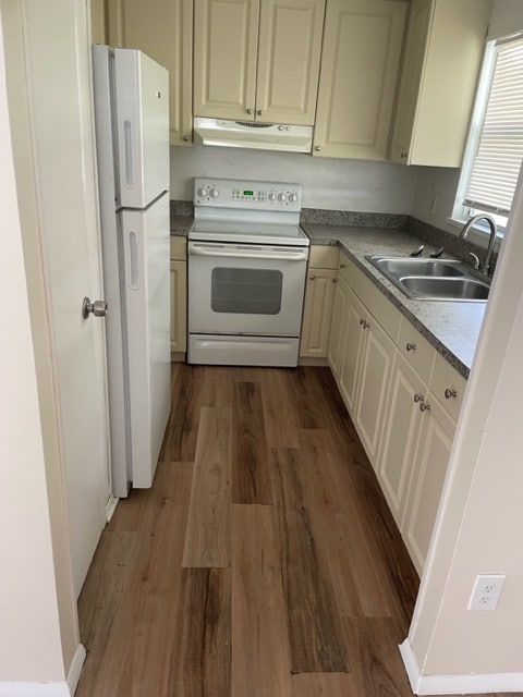 Photo - 4323 E Drake Blvd