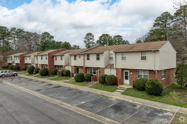 Photo - Dorchester Square Apartments