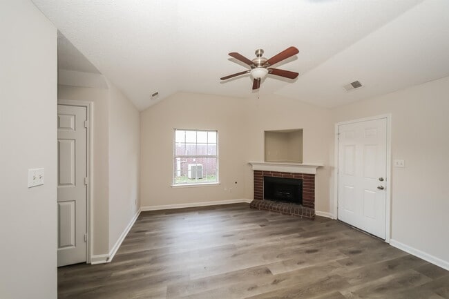 Photo - 5971 Wagon Hill Rd W