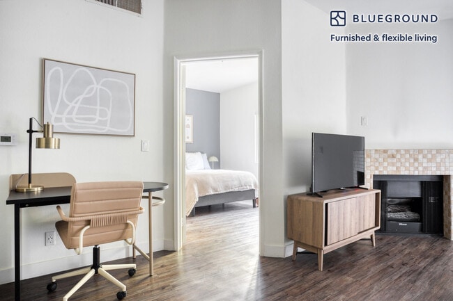 Photo - 1353 N Martel Ave Unidad FL1-ID55