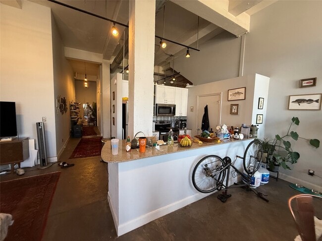 Photo - 915 N San Jacinto St