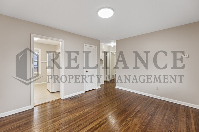 Photo - 1912 N Hood St