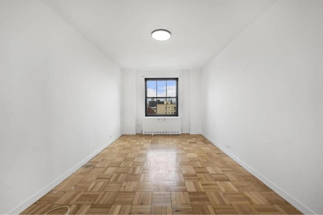 Photo - 325 Clinton Ave