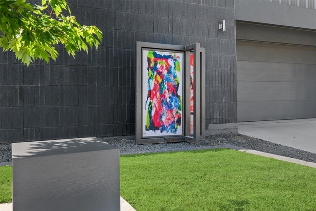 Photo - 4305 Roseland Ave