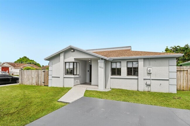 Photo - 12237 SW 193rd St