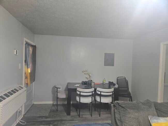 Photo - 3931 Flynn St House