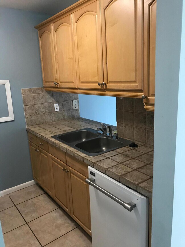 Photo - 1830 Abbey Rd Unit 105