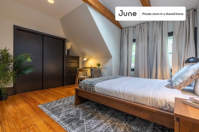 Photo - Room in Shared 5 bed/2 bath home Unit C