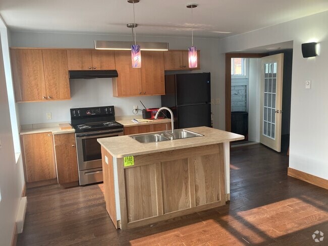 Building Photo - 533 Broadway St S Unit #1 Rental