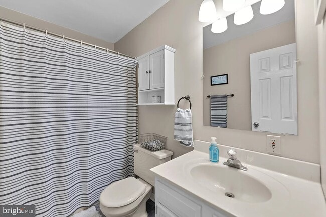 Photo - 1196 Spruce Ave