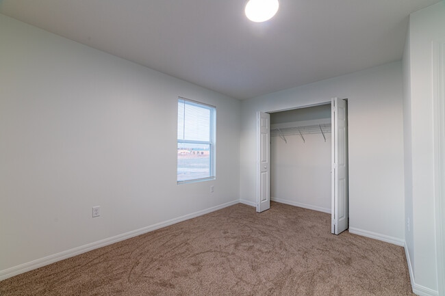 Photo - 6208 Commerce Dr Unidad 201