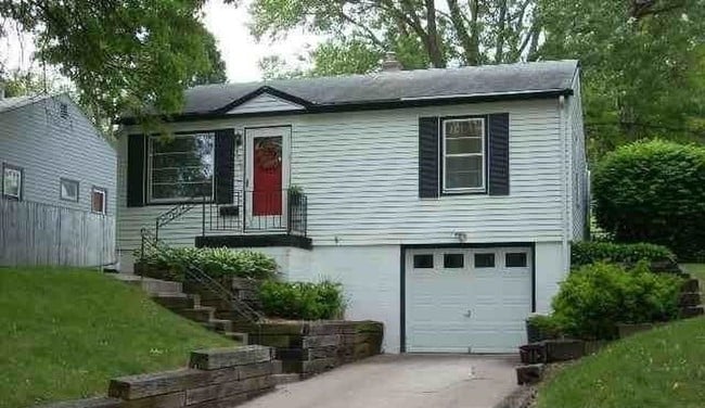 Building Photo - 5839 Sahler St