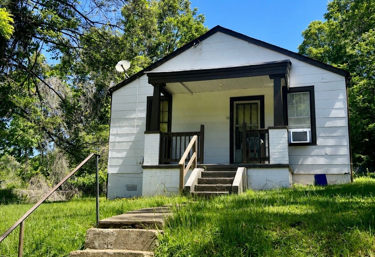 Single Level Home Near Odd Fellows Road - Single Level Home Near Odd Fellows Road