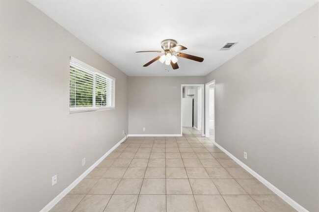Photo - 1308 E 52nd St
