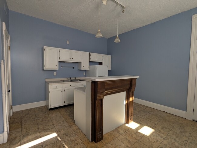 Building Photo - Clifton Unit 3