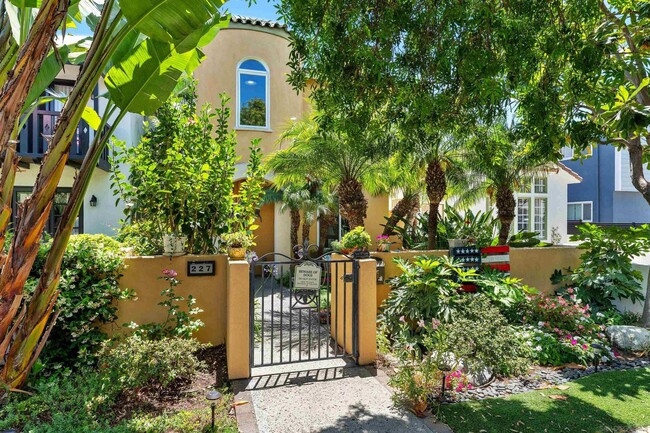 Building Photo - 4 Bedroom Village Home Close to the Bay