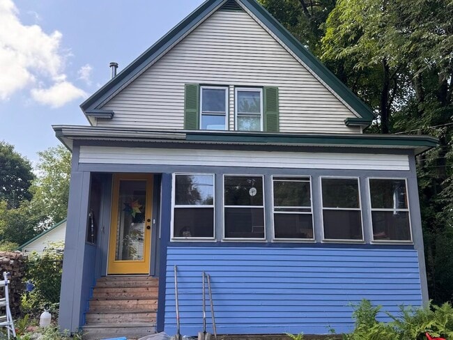 Building Photo - 34 Fowler St Rental