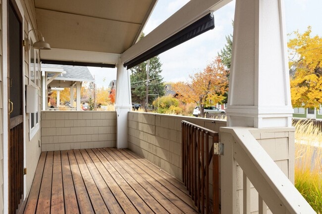 Photo - Remodeled & Charming 4 bed/3 bath w/ Yard ...