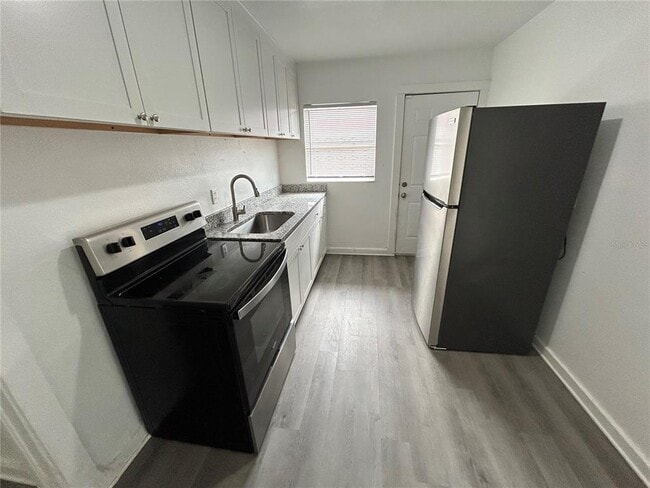 Photo - 243 Avenue L NE