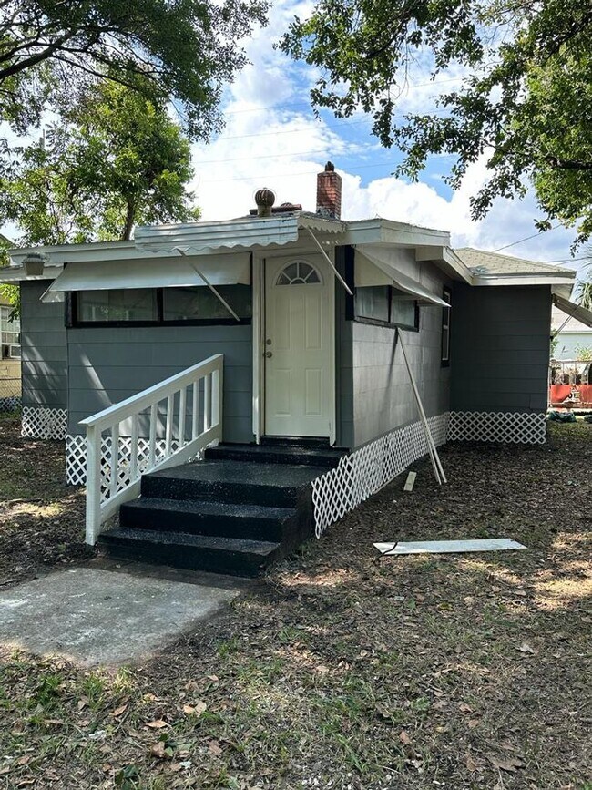 Photo - Fully Renovated 2/1 + Bonus Room Single Family Available Now!