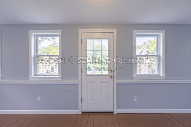 102 Lake Rd