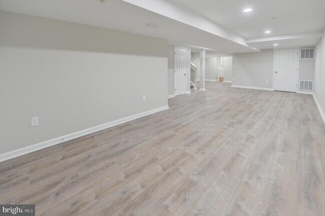 Photo - 200 Rolling Hill Dr