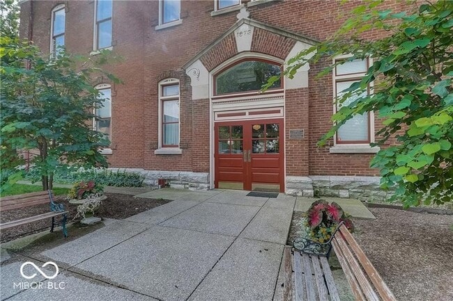 Building Photo - 714 Buchanan St Unit 18