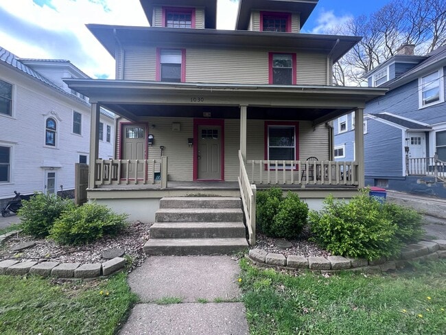 Adorable One Bedroom, Downtown GR! - Adorable One Bedroom, Downtown GR! Townhome