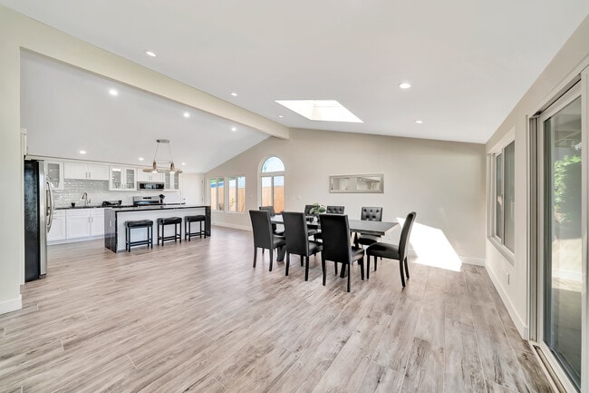 Photo - 5852 McDonie Ave