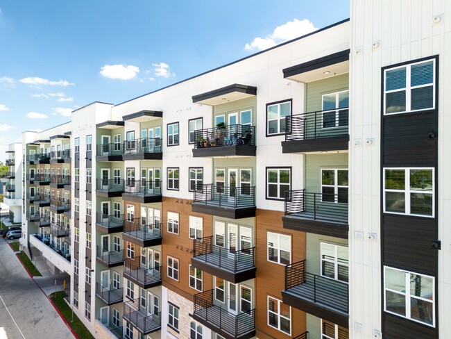 Photo - Henderson on Reinli