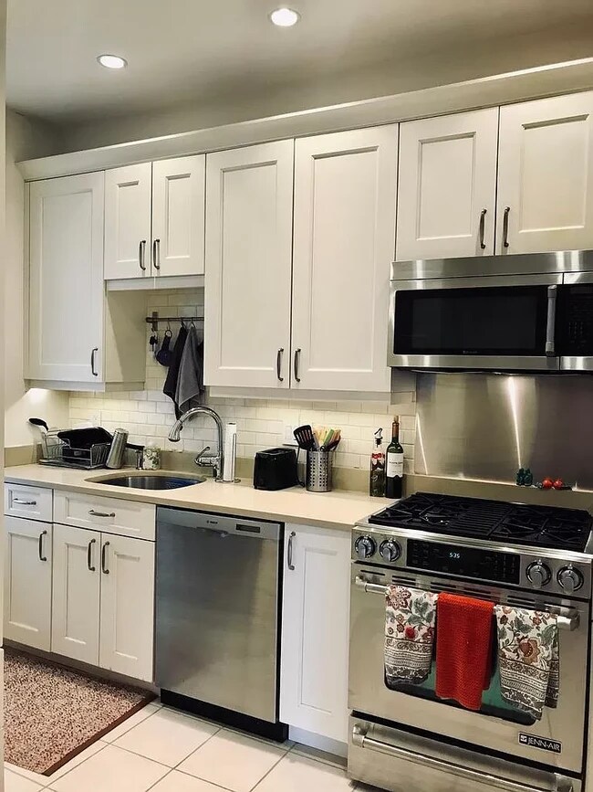 Photo - 1053 Beacon St