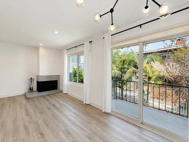 1326 Wellesley Ave