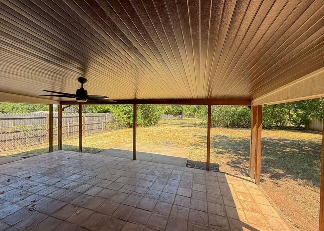 10416 Ridgeview Dr