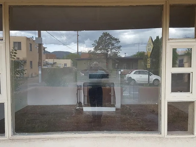 Building Photo - 126 Fiesta St