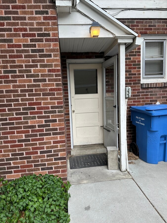 Photo - Brick House Duplex Unidad Downstairs Bedroom 1A shared