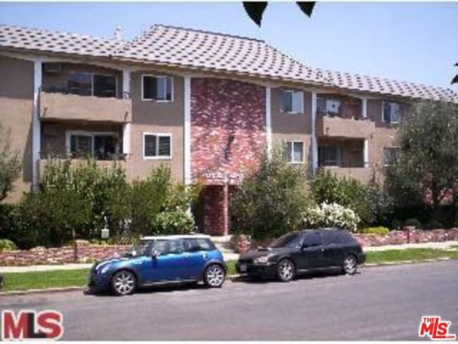 Photo - 2320 S Bentley Ave Condo Unit 204