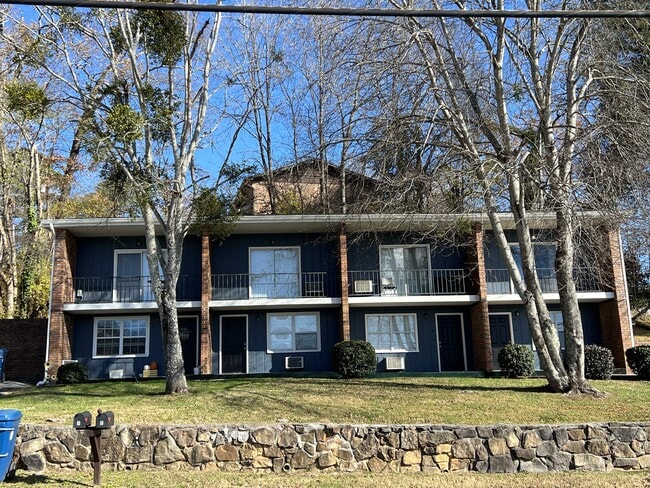 Building Photo - Sweetland Quad Unit 1