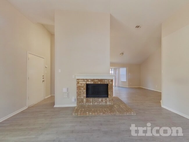 Photo - 5328 Waterford Dr