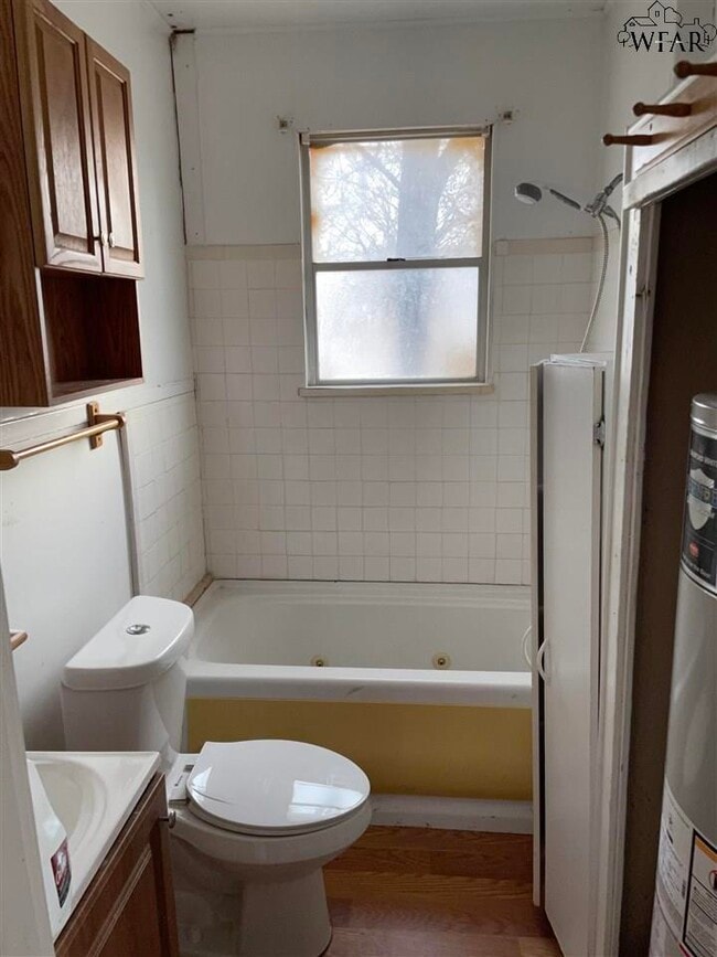 Photo - 2215 Taylor St