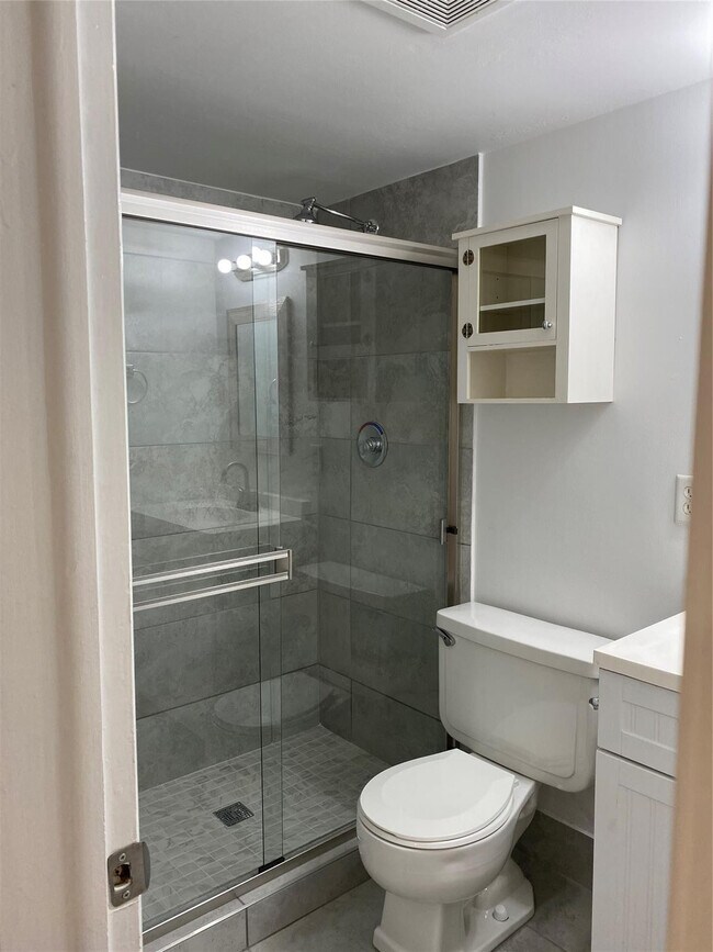 Photo - 4502 N Federal Hwy Unit 327C